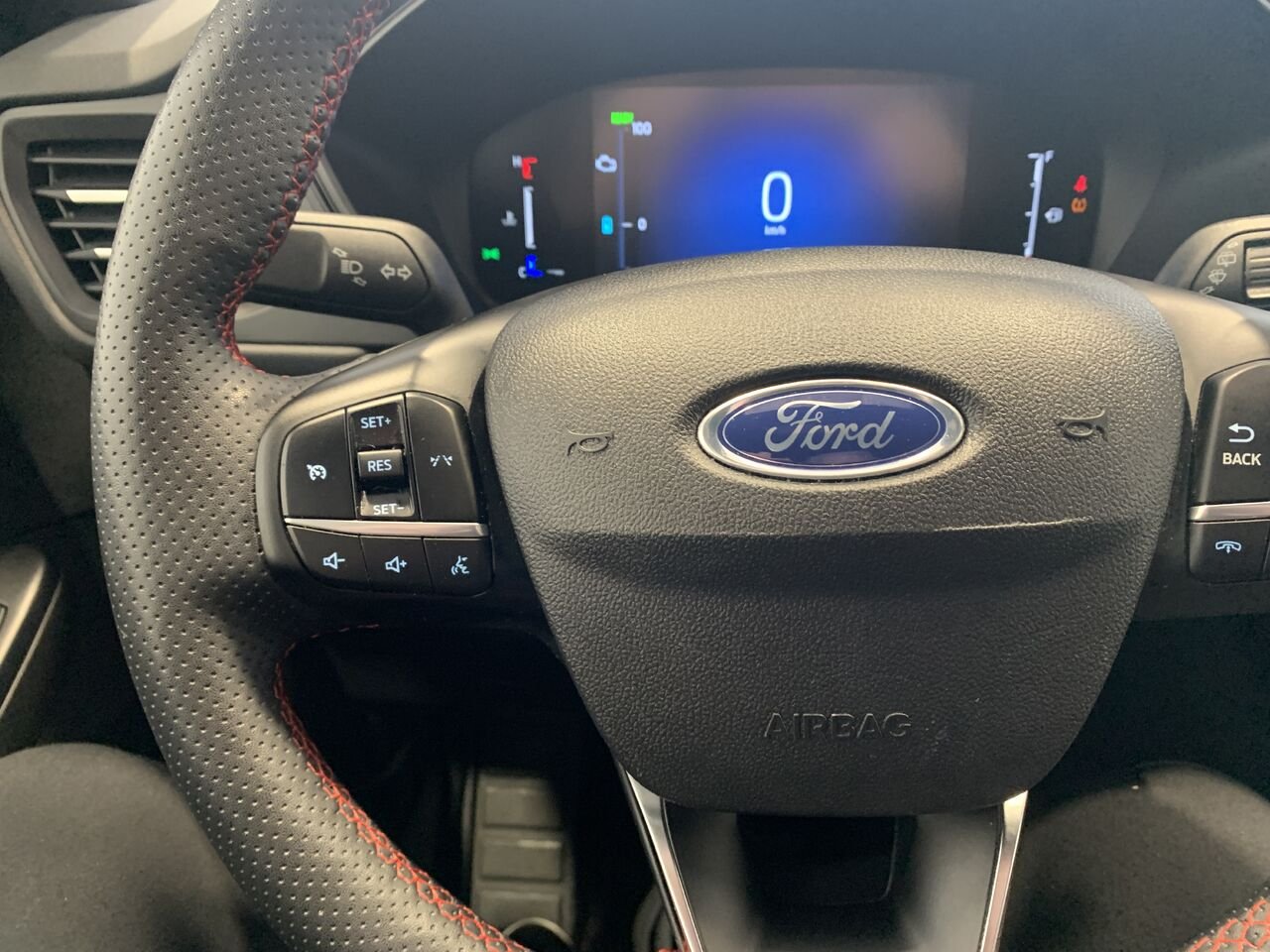 Ford Escape ST-LINE, AWD, HYBRIDE, 2.5L 2023 Rouge Châteauguay - photo #36