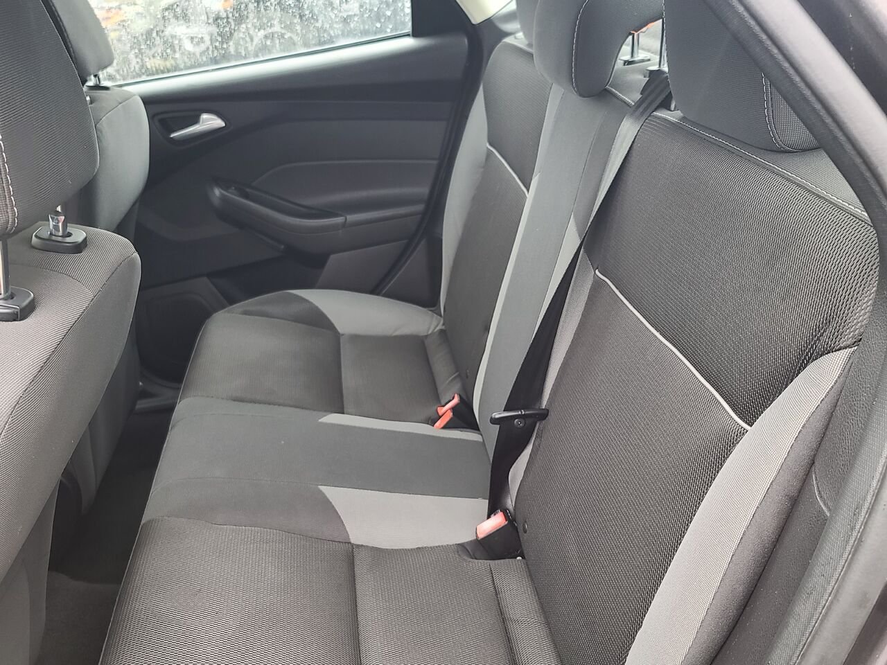 2013 Ford Focus Grey  - photo #22