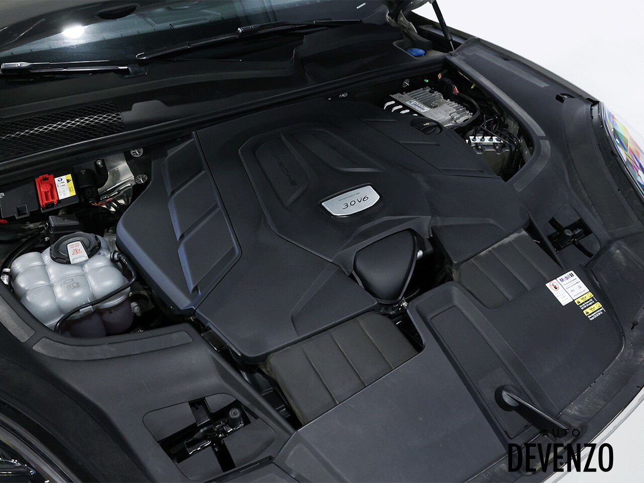 2022 Porsche Cayenne Grey Saint-Eustache - photo #22