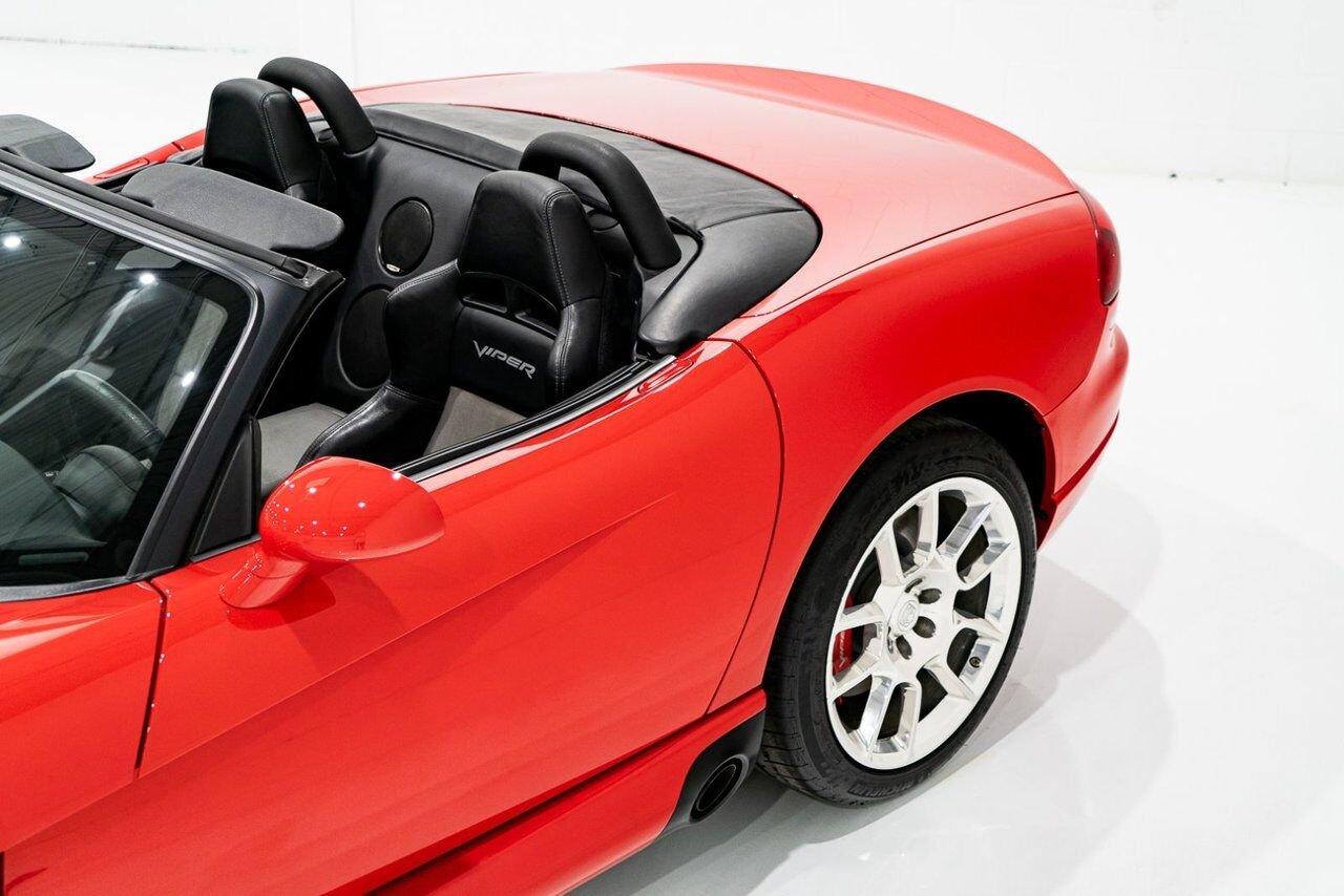 Dodge Viper Clean Title With Only 2,063 km (1,282 Miles) From New 2008 Rouge Montréal - photo #67