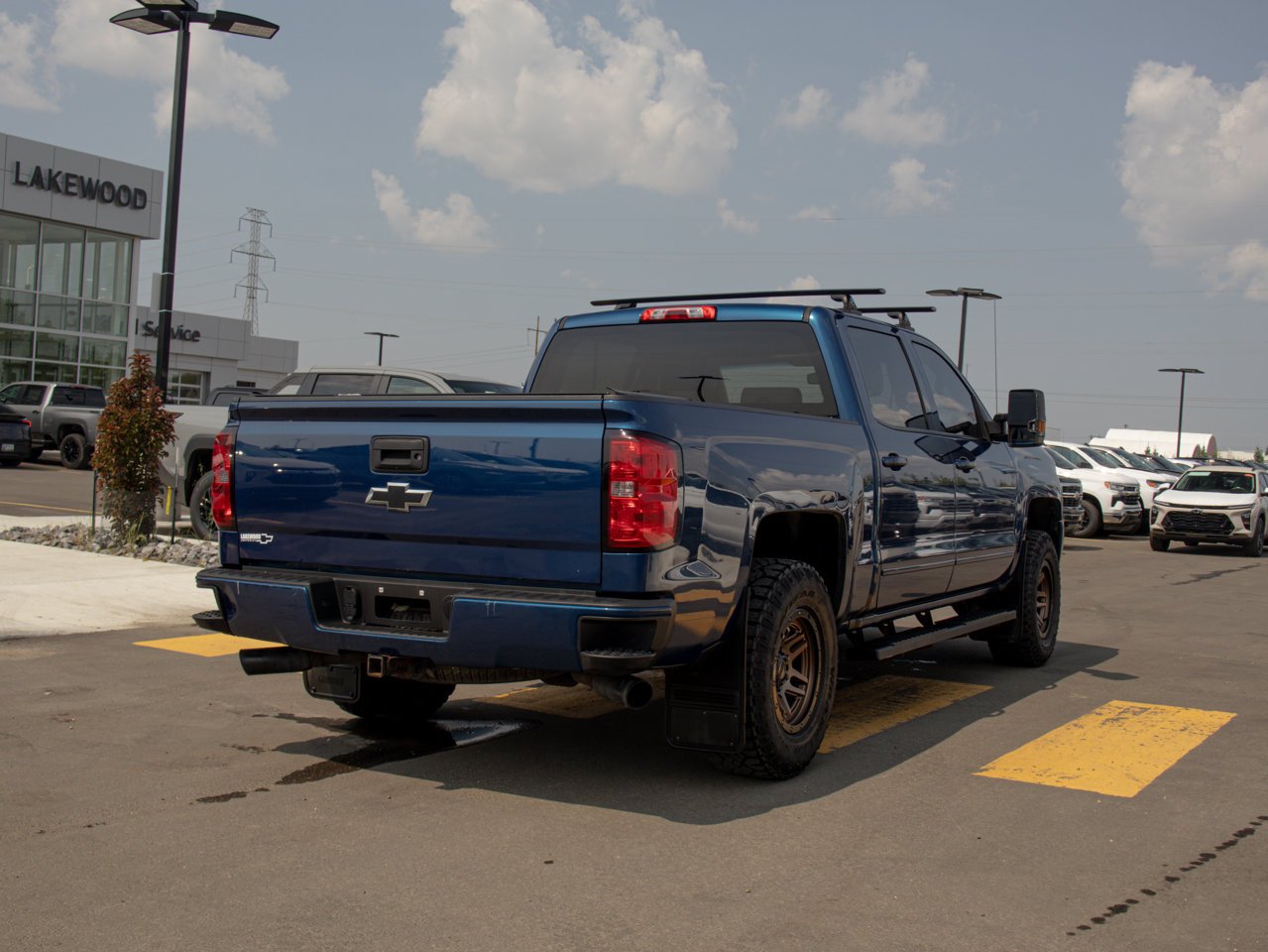 2016 Chevrolet Silverado 1500 4WD Crew Cab 143.5 LT w/1LT Blue Sherwood Park - photo #9