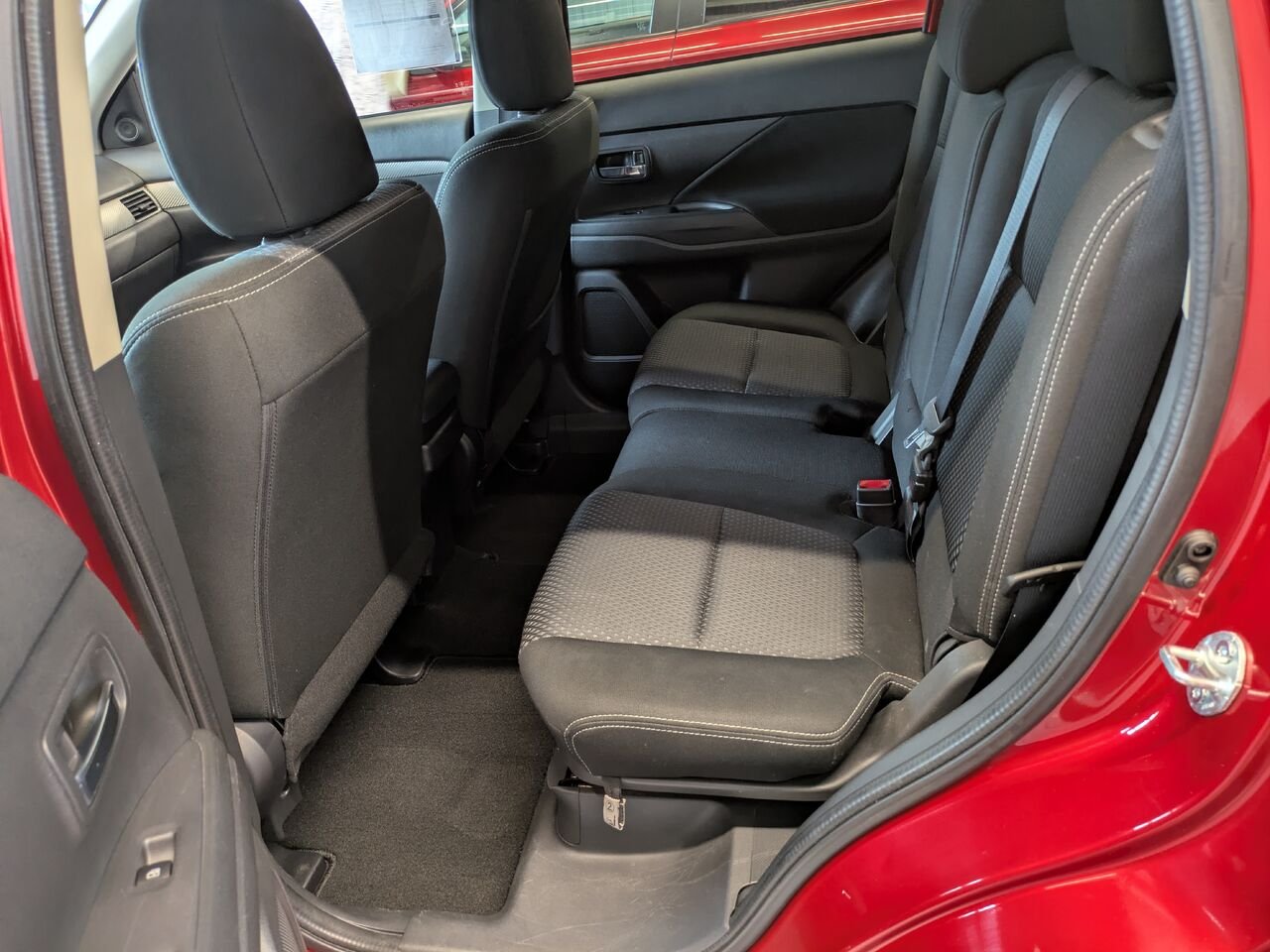 Mitsubishi Outlander 2018 Rouge Gatineau - photo #15