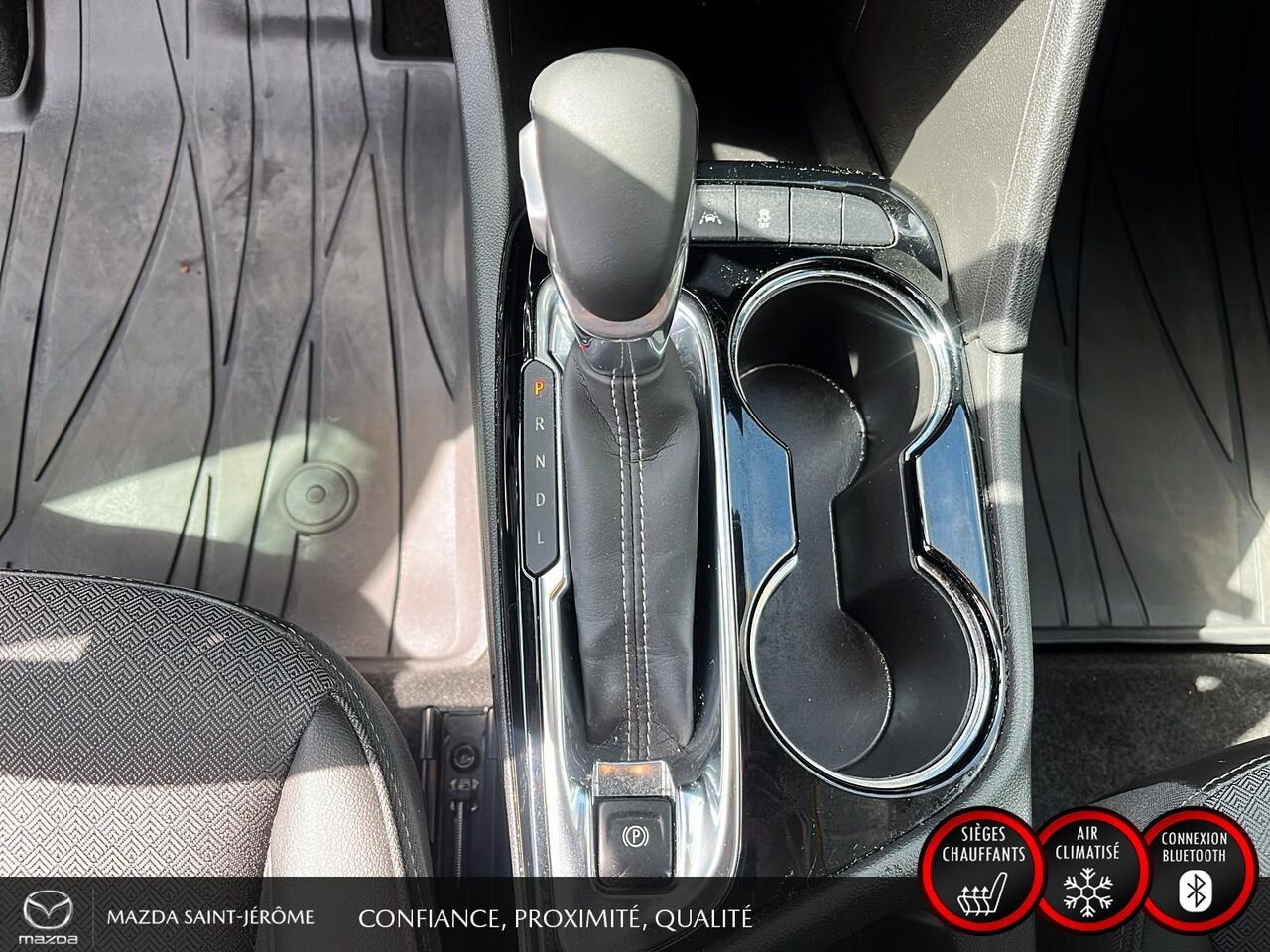 Buick Encore GX Privilégiée | AWD | CLEAN CARFAX | 2024 Blanc Saint-Jérôme - photo #17