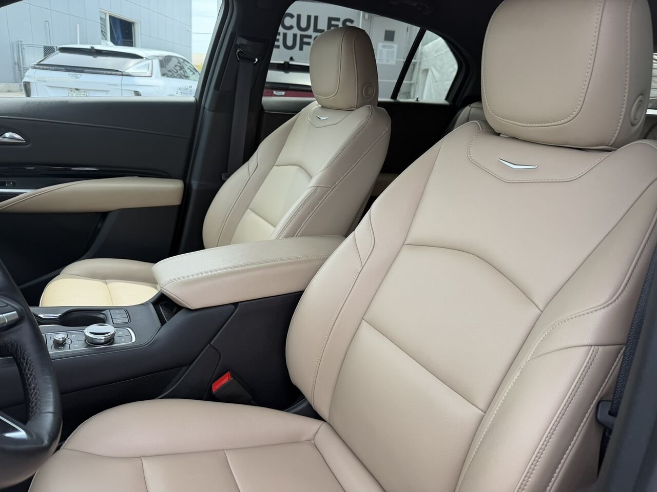 2024 Cadillac XT4 LURURY AWD FINANCEMENT À PARTIR DE 3.99% White Laval - photo #21