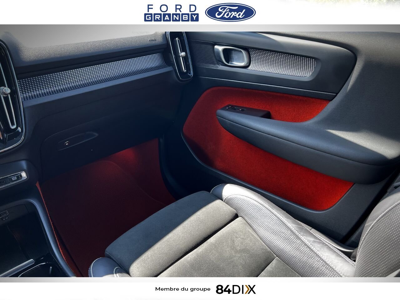 2021 Volvo XC40 Black Granby - photo #14