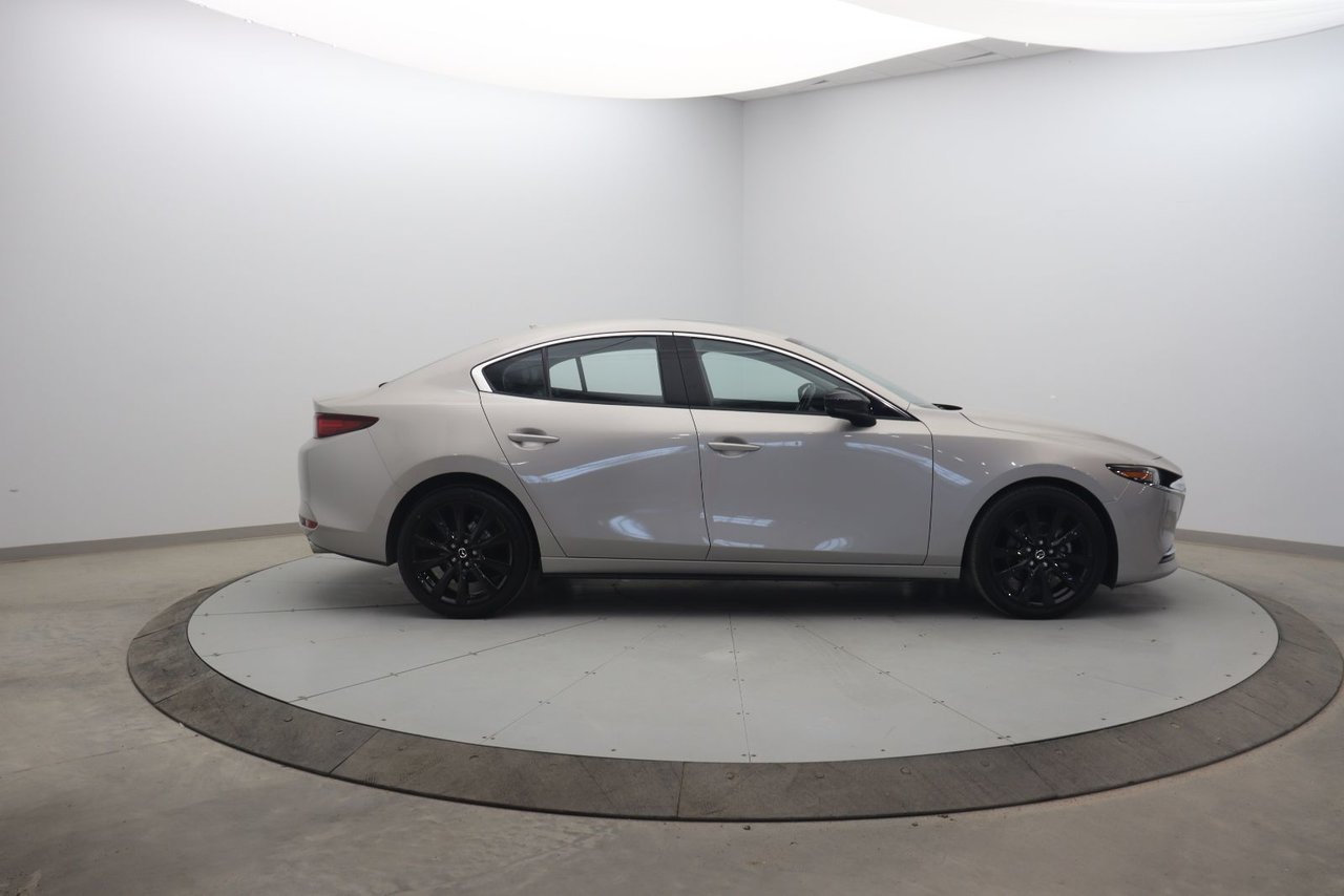 Mazda Mazda3 NIV JM1BPBDY0R1657937 2024 Gris Baie-Comeau - photo #0