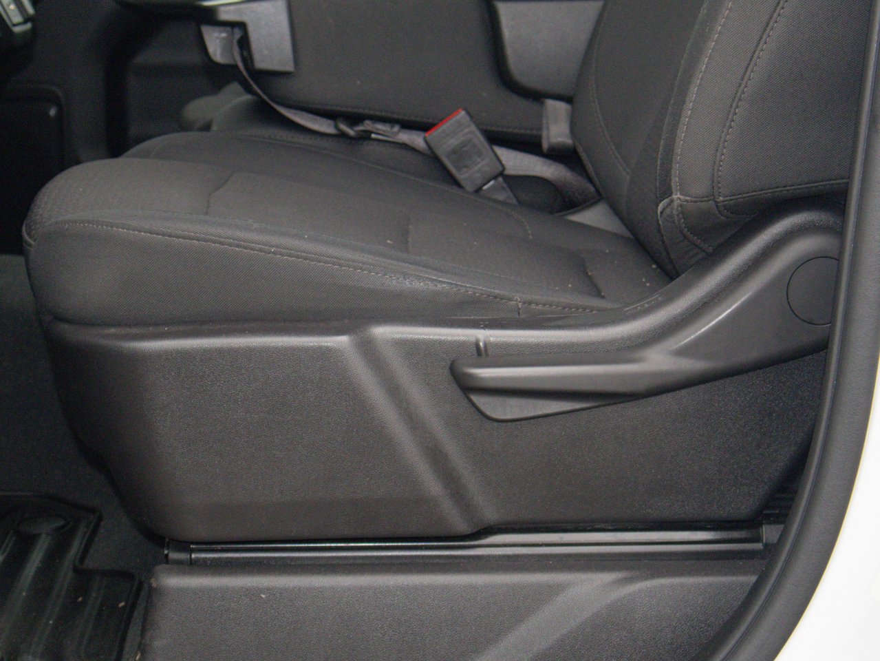 2024 GMC Sierra 1500 4WD Crew Cab 147 Pro White Sherwood Park - photo #18