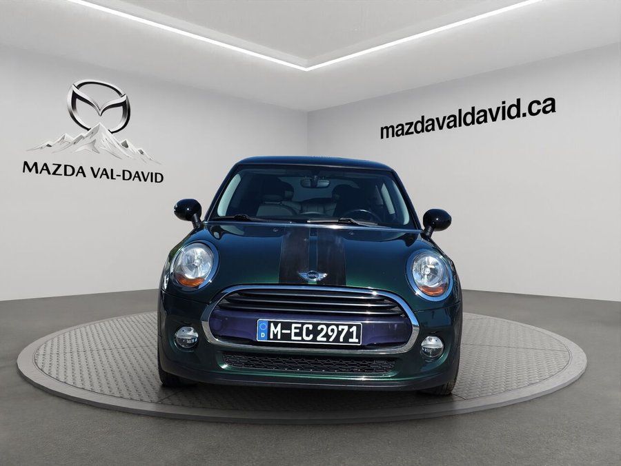 MINI Cooper toit rigide Hayon 3 portes, Toit ouvrant, cruise control, sièges en cuir, MANUEL 2016 Vert