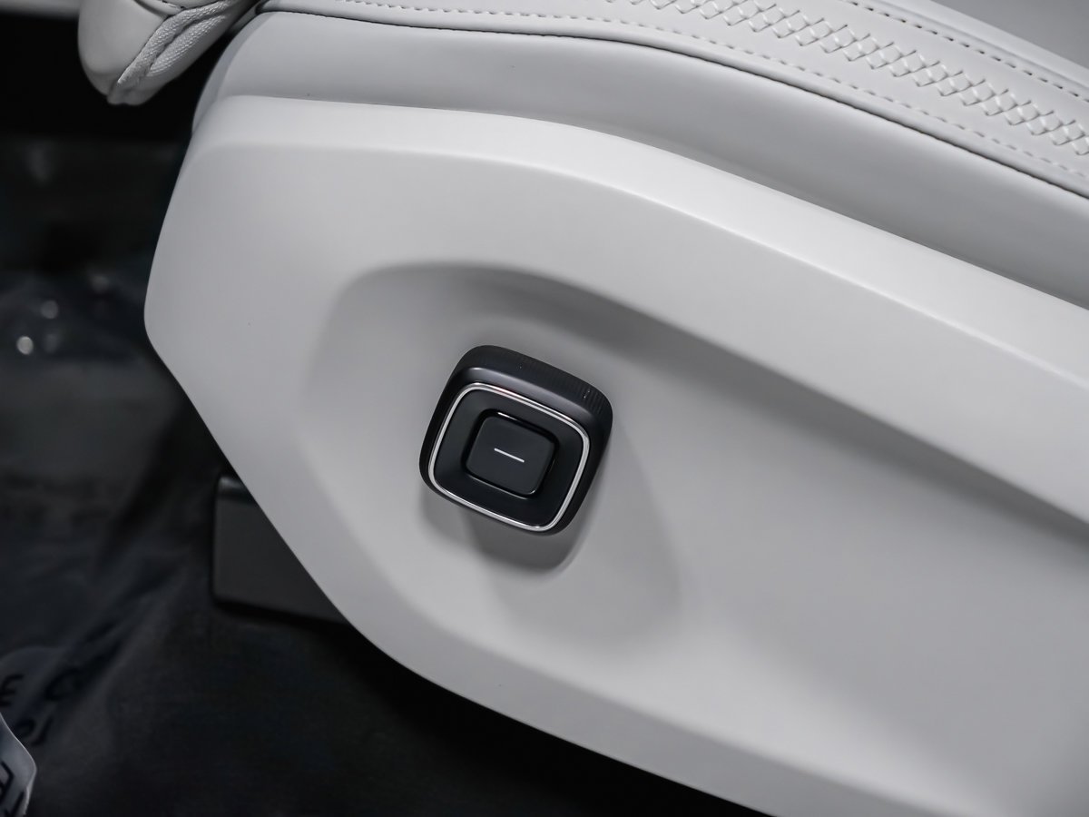 2025 Volvo EX90 ULTRA Grey Montreal - photo #25