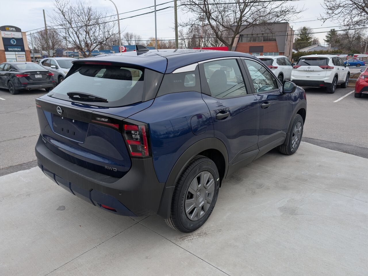 Nissan Kicks KICKS S 2026 Bleu foncé nacré Châteauguay - photo #6