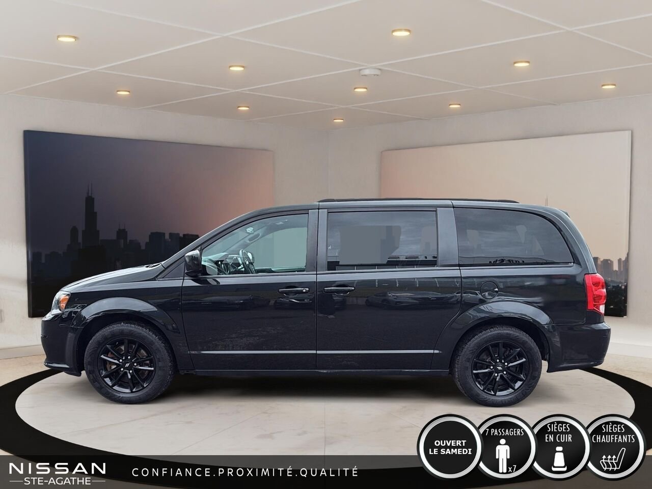 2020 Dodge Grand Caravan Black Ste-Agathe des Monts - photo #5