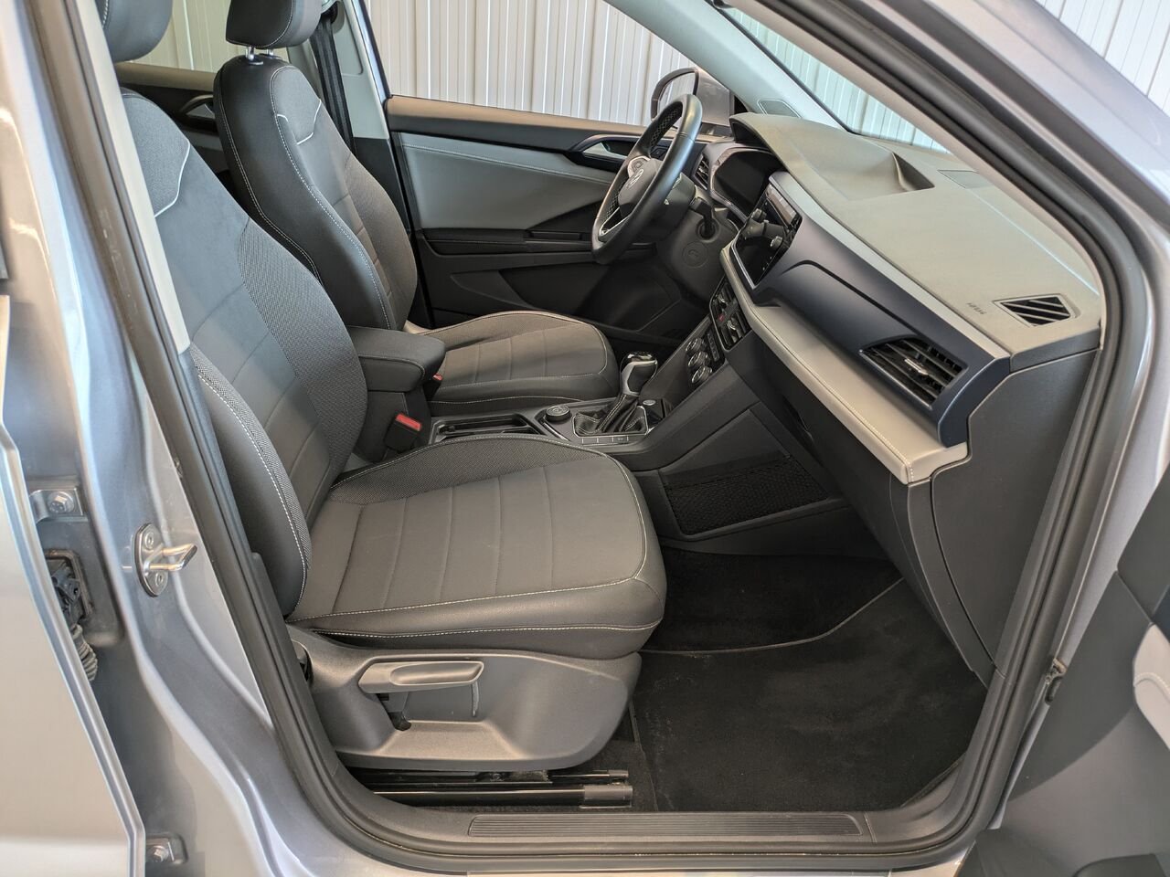 Volkswagen Taos 2024 Gris Gatineau - photo #15