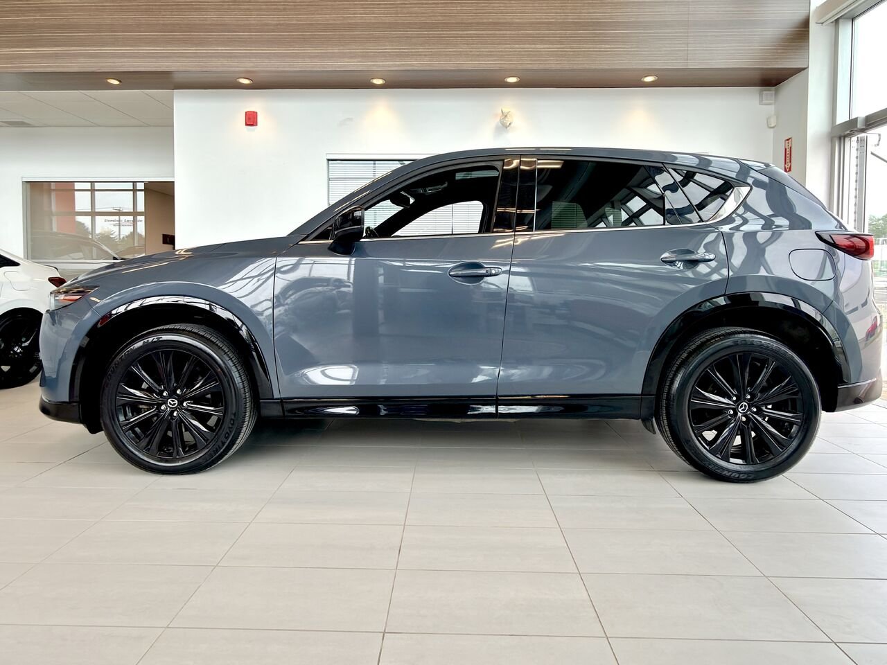 Mazda CX-5 2022 Gris Notre-Dame-des-Prairies - photo #6
