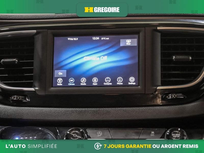 Chrysler Grand Caravan 2021 Noir Saint-Eustache - photo #20