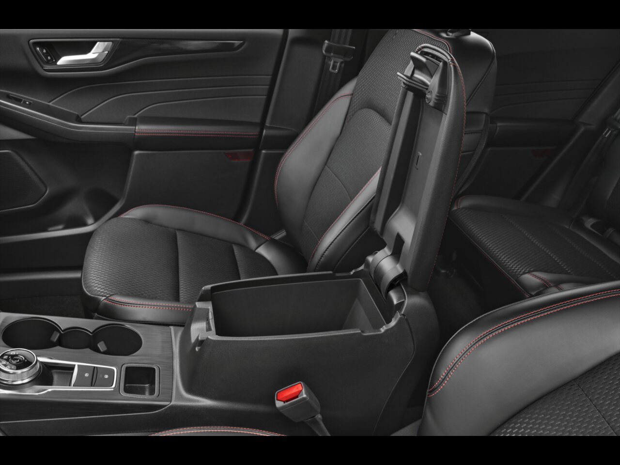 Ford Escape 2026 Noir agate métallisé Granby - photo #3