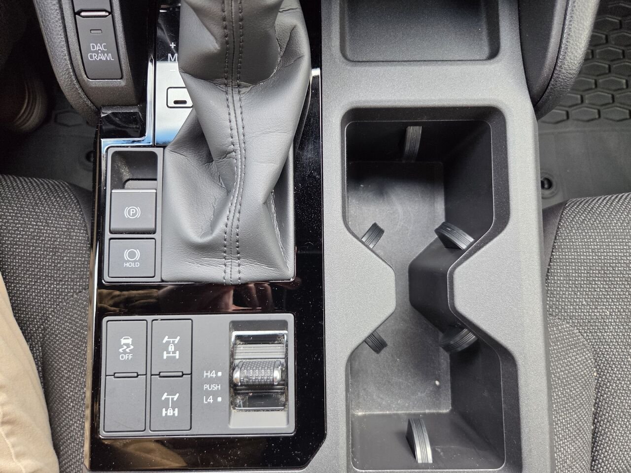 2025 Toyota LAND CRUISER Black Rouyn-Noranda - photo #18