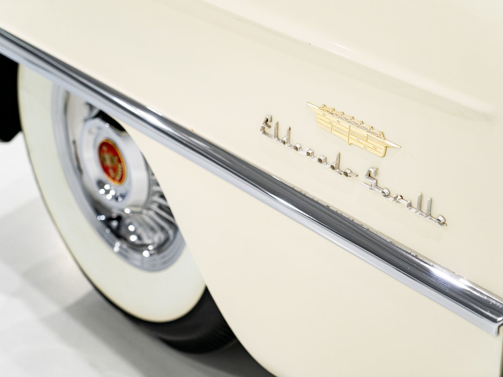 1956 Cadillac Eldorado Seville With Factory A/C | PRIX EN USD White Montreal - photo #39