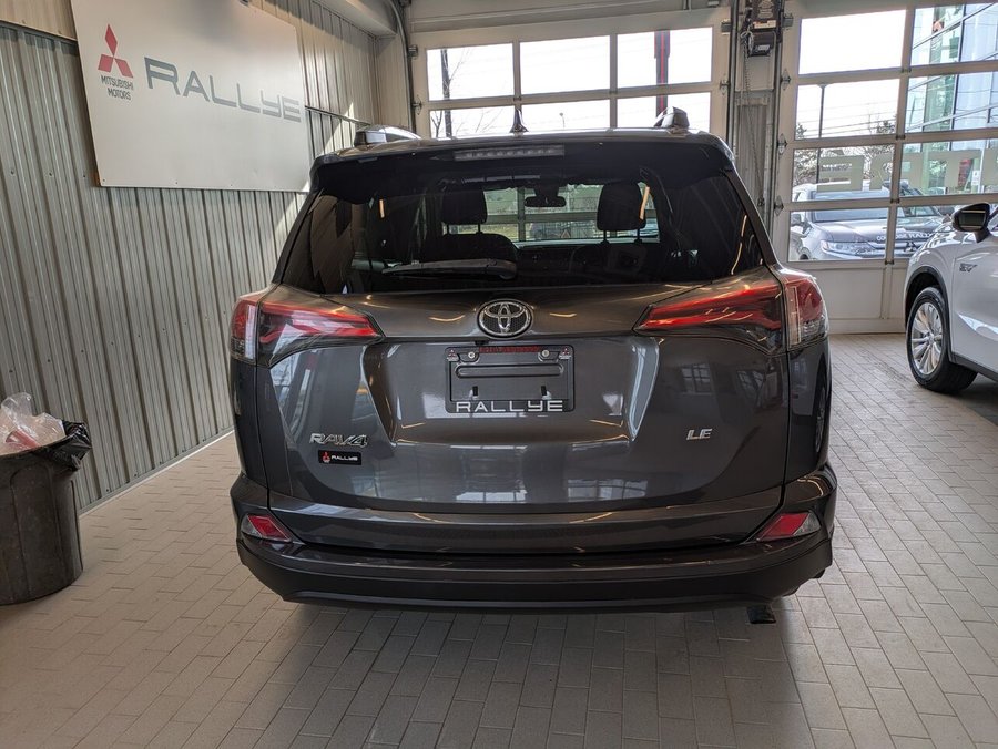 2018 Toyota RAV4 LE Grey