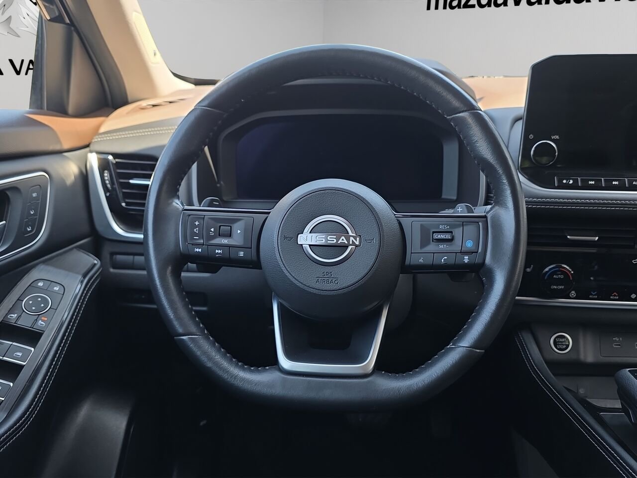 Nissan Rogue Platine TI, Sièges en cuir, Navigation, toit ouvrant panoramique, détecteur d'angles morts 2023 Noir Val-David - photo #9