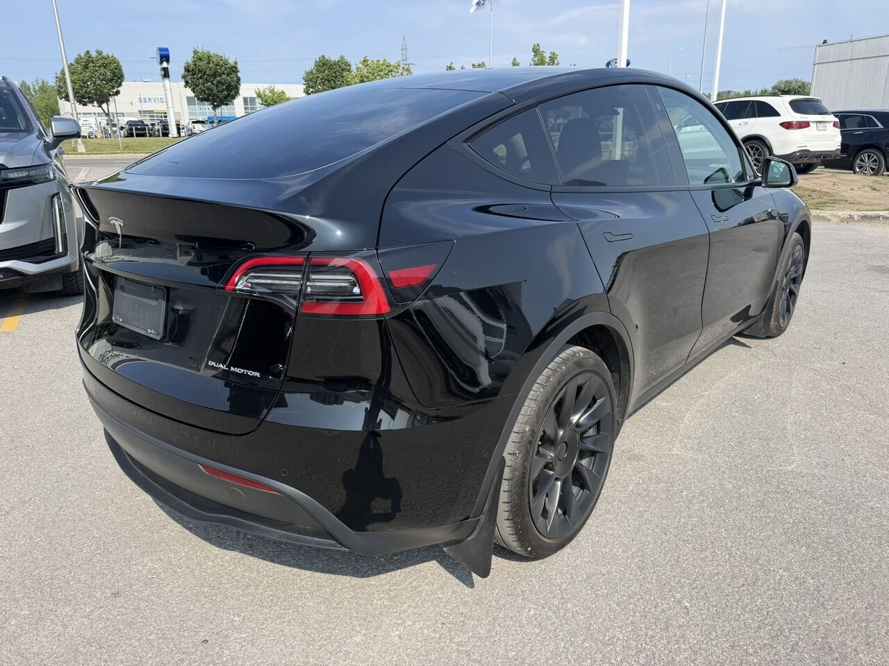 2022 Tesla Model Y LONG RANGE AWD Black Laval - photo #12