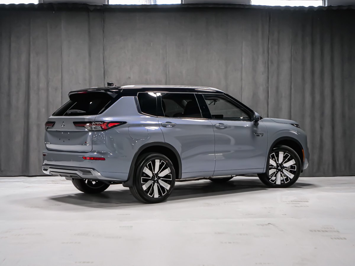 Mitsubishi Outlander PHEV GT 2026 Fini Gris pierre de lune de qualité supérieure Montréal - photo #5