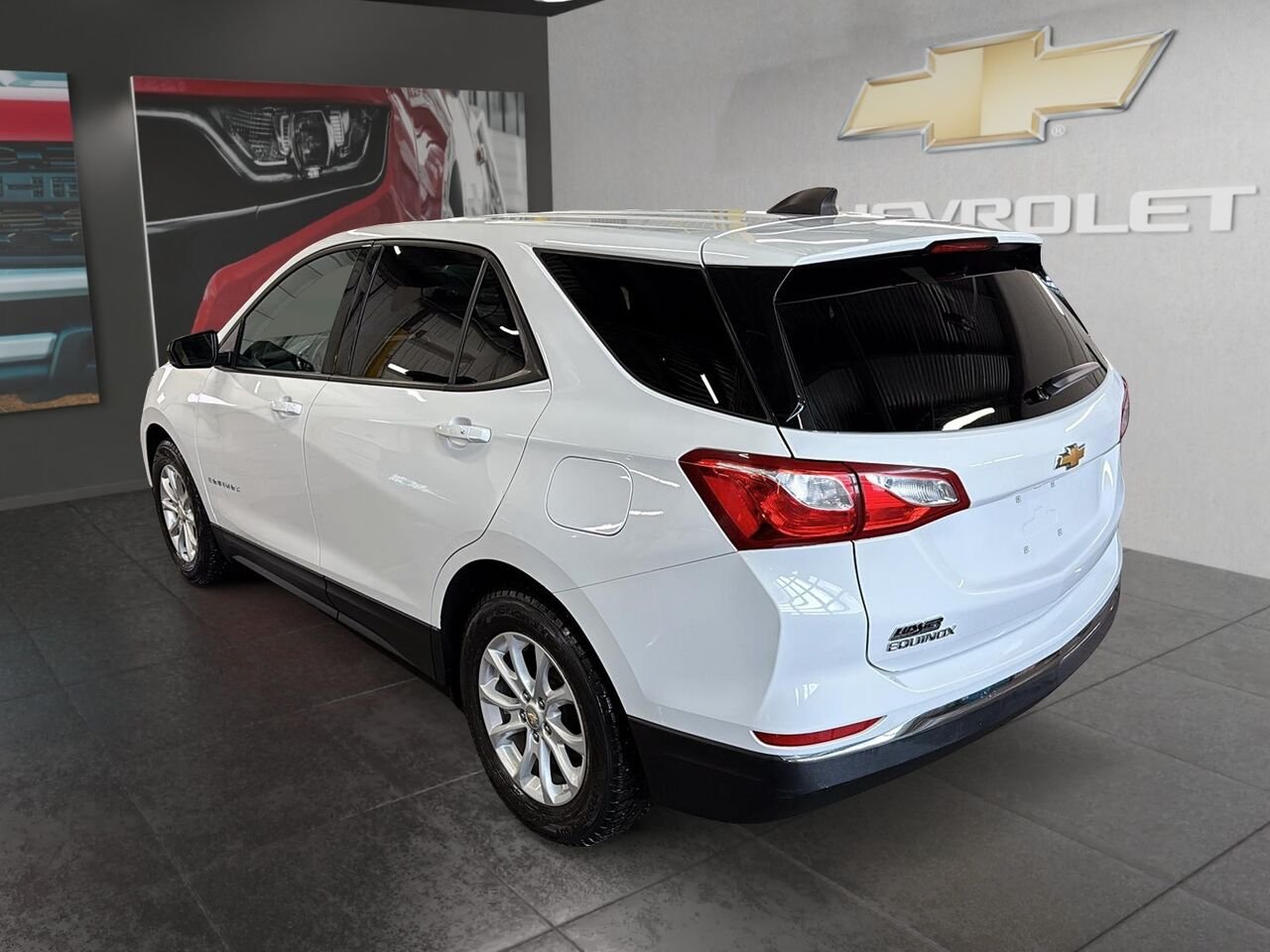 2018 Chevrolet Equinox LS White Saint-Hyacinthe - photo #3