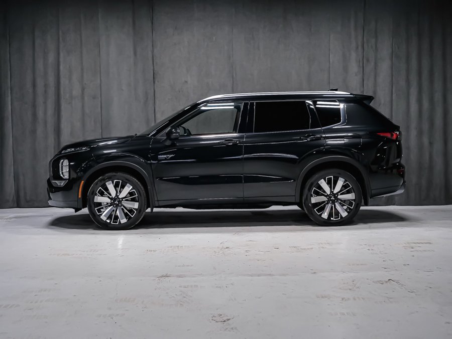 2026 Mitsubishi Outlander Plug-In Hybrid GT Black Diamond Premium Finish