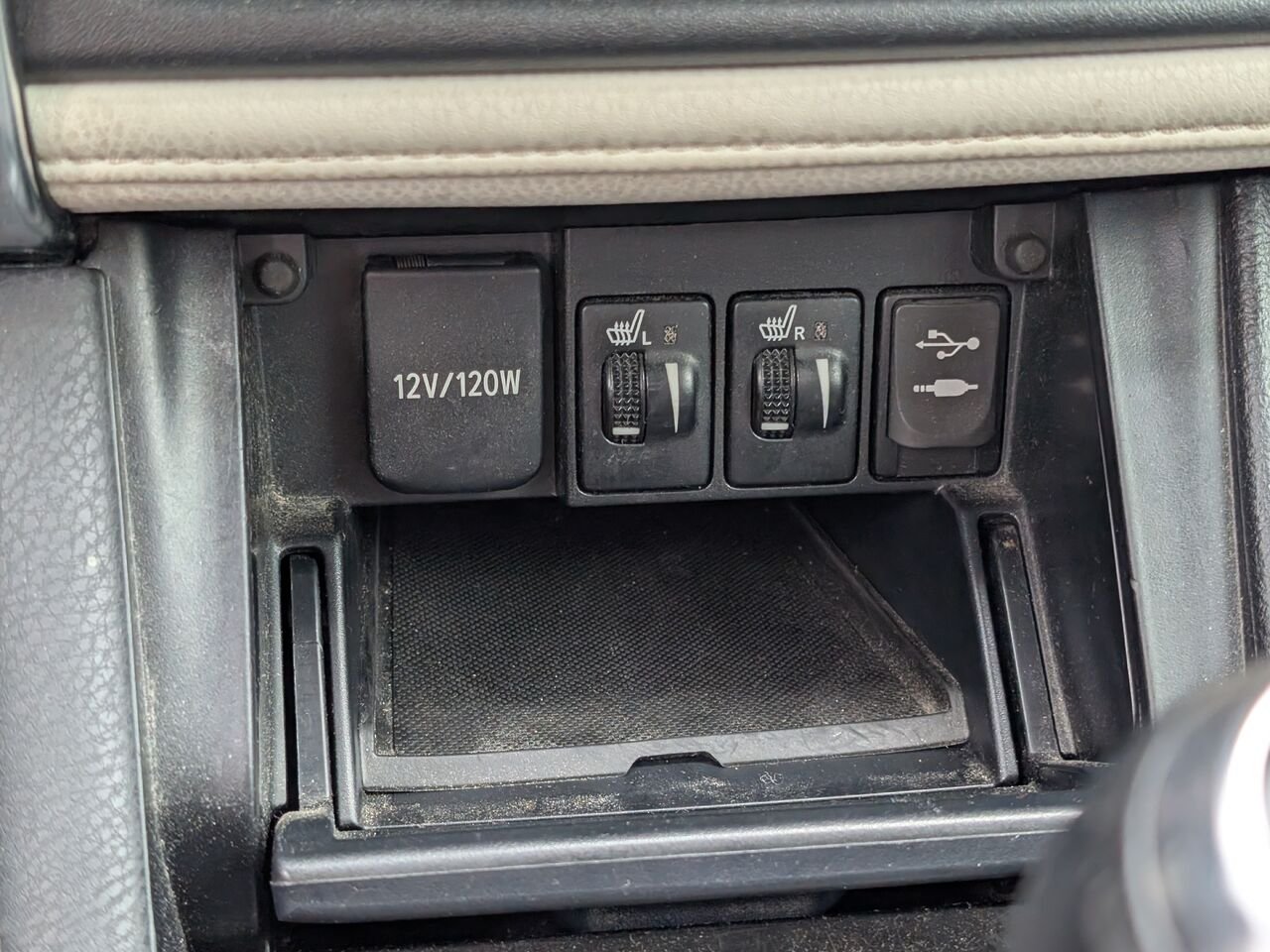 2018 Toyota Corolla iM JTNKARJE2JJ571162 White Sherbrooke - photo #13