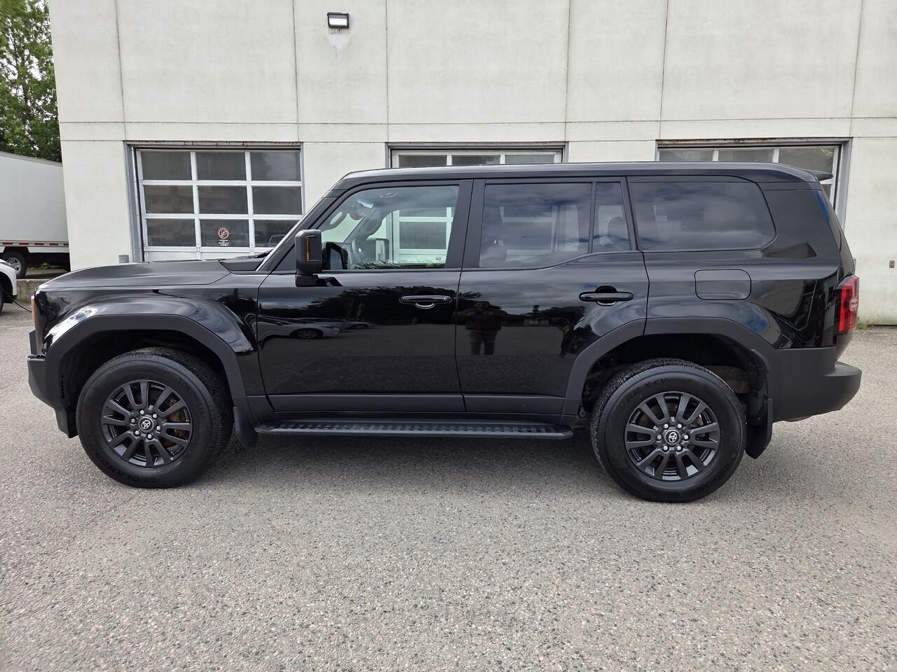 2025 Toyota LAND CRUISER Black Rouyn-Noranda - photo #9