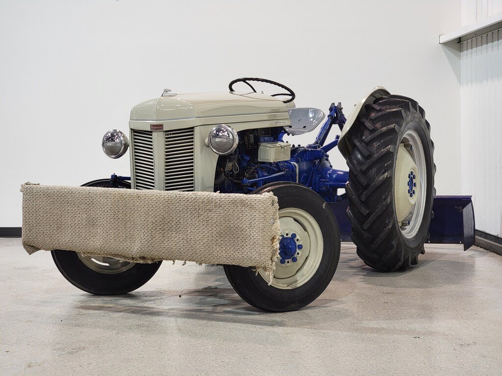 Ford Massey Fergusson Tracteur Massey Fergusson Antiquité 1955 Val-David - photo #0