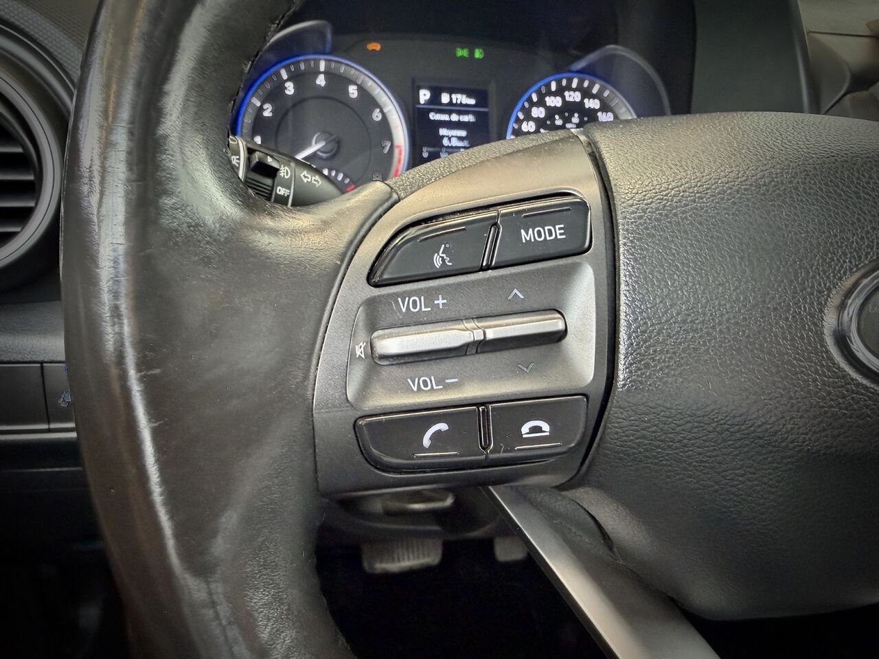 2019 Hyundai Kona Red Notre-Dame-des-Prairies - photo #20