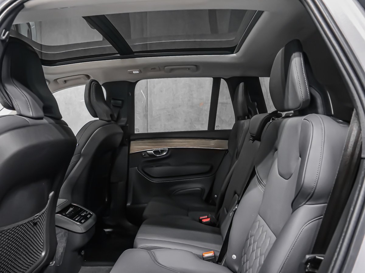 2026 Volvo XC90 B6 CORE BRIGHT Silver Montreal - photo #14