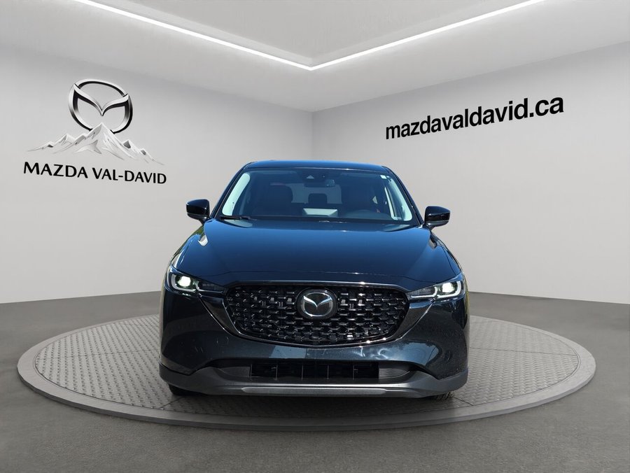 2023 Mazda CX-5 Édition Kuro TI, sièges en cuir, Toit ouvrant, Volant chauffant Black