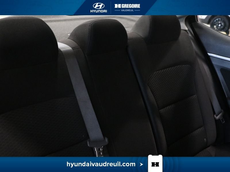 2019 Hyundai Elantra Grey Blainville - photo #32