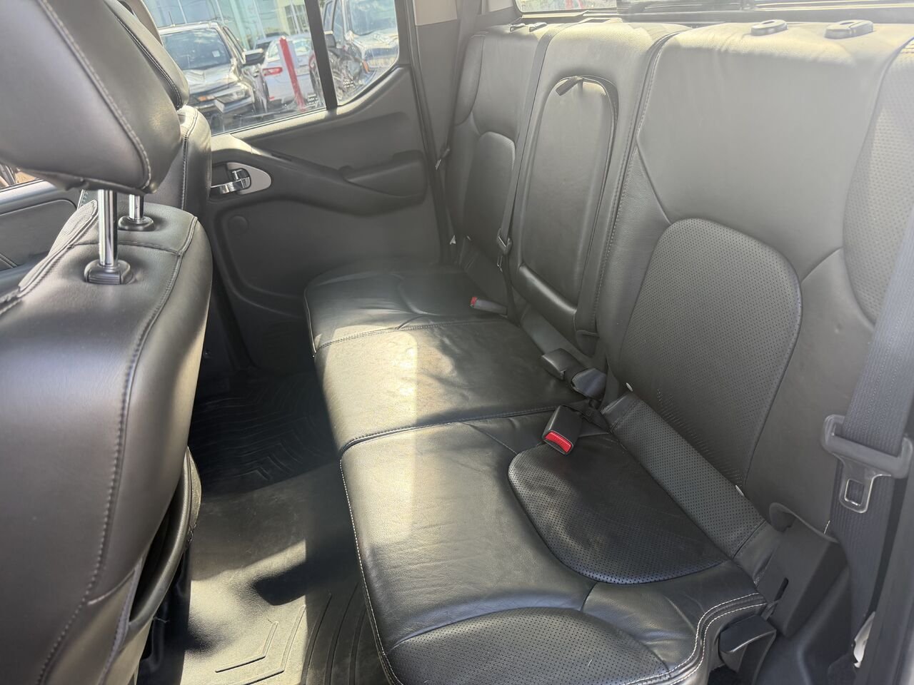 NISSAN FRONTIER PRO-4X SV cabine double 4x4 caisse longue BA 2018 Gris Gatineau - photo #10