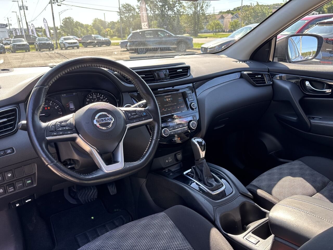 2021 Nissan Qashqai SV TI CVT Red Montmagny - photo #10