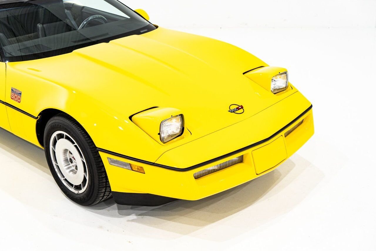 1986 Chevrolet Corvette Pace Car livery with only 17,380km (10,800miles) Yellow Montreal - photo #56