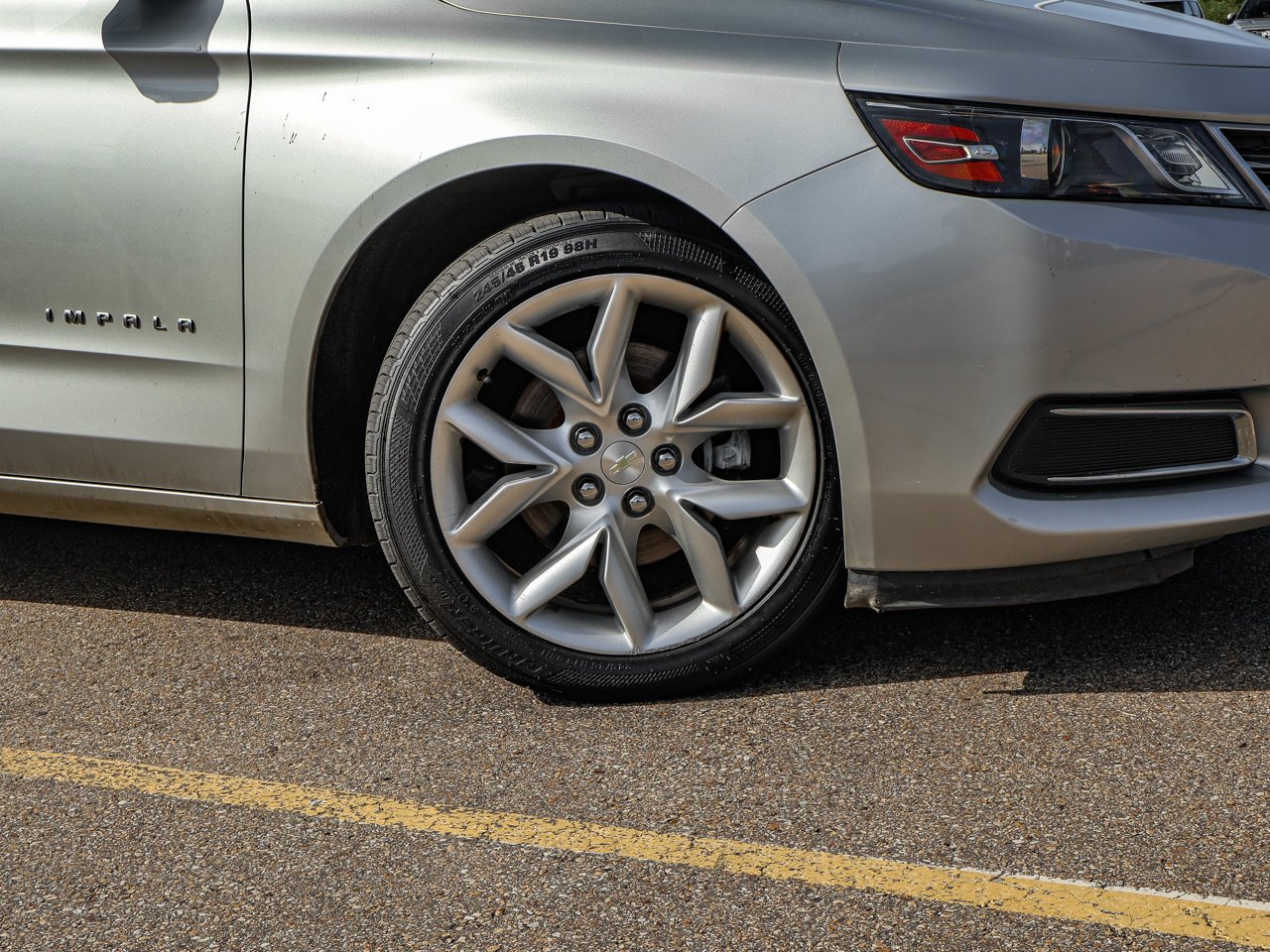2017 Chevrolet Impala 4dr Sdn LT w/1LT Grey Sherwood Park - photo #10