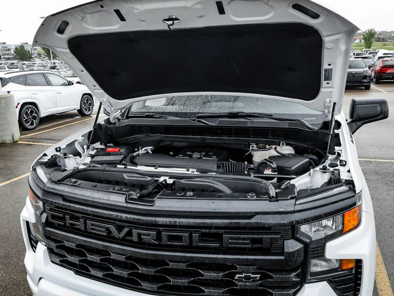 2025 Chevrolet Silverado 1500 4WD Crew Cab 147 Custom White Sherwood Park - photo #9