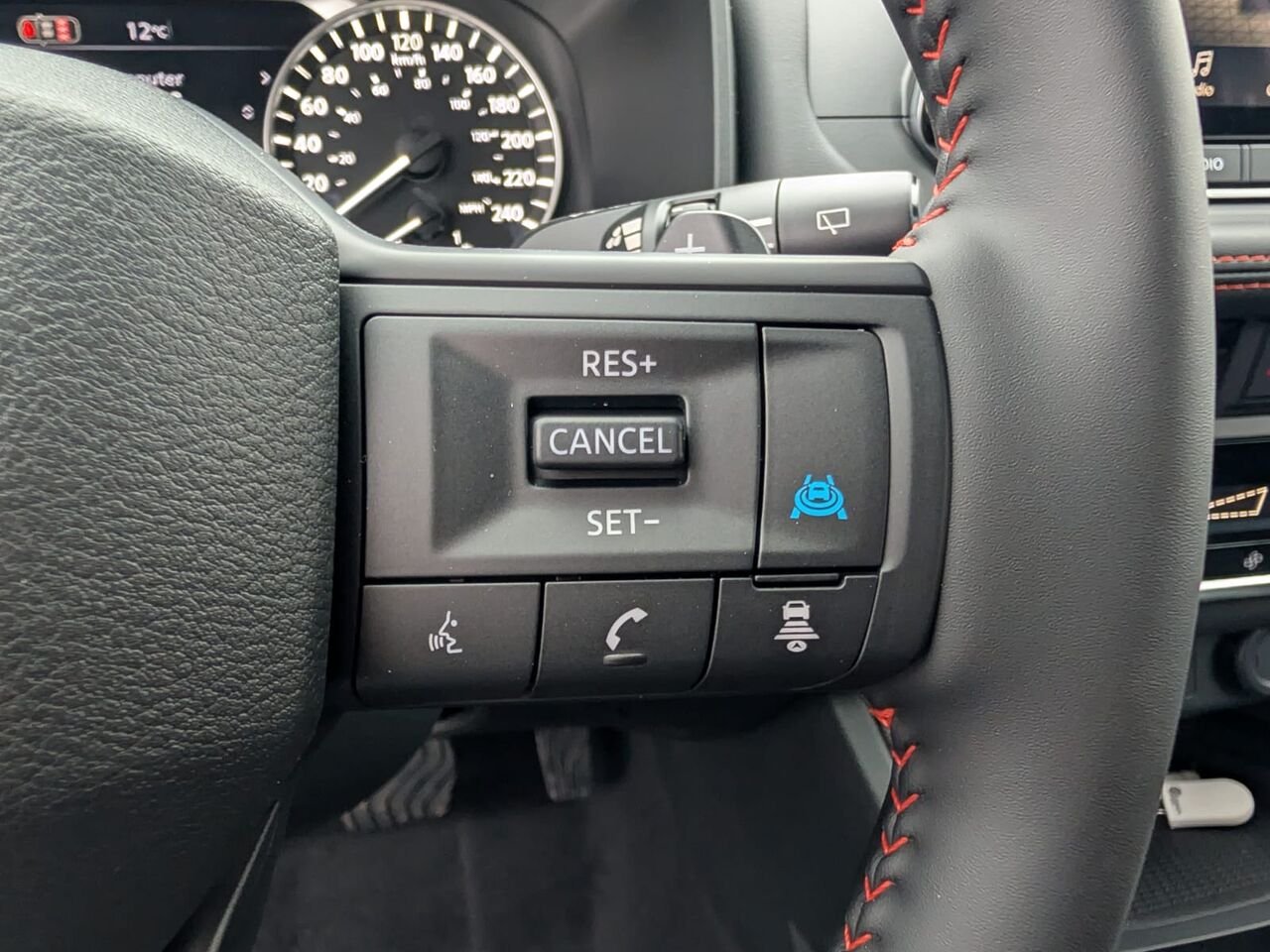 NISSAN Rogue ROGUE ROCK CREEK 2026 Blanc Everest nacré triple couche Châteauguay - photo #20