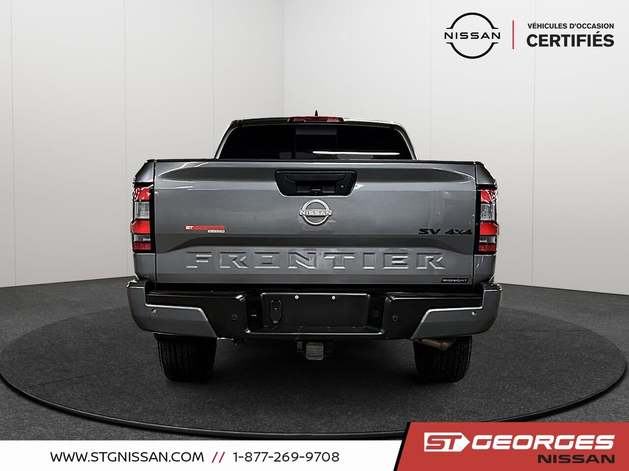 Nissan Frontier 2023 Gris Saint-Georges - photo #2