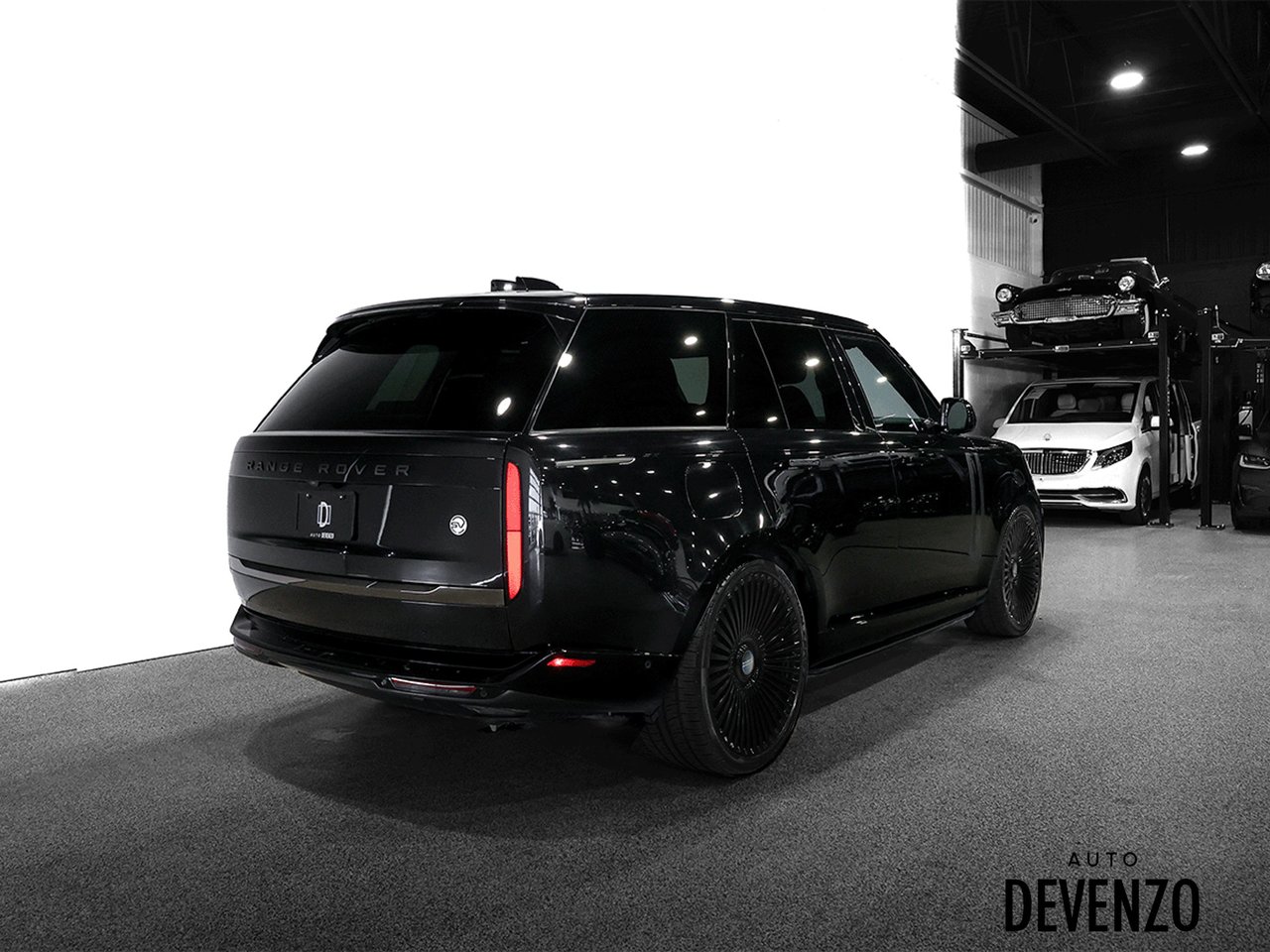 2023 Land Rover Range Rover Black Saint-Eustache - photo #2