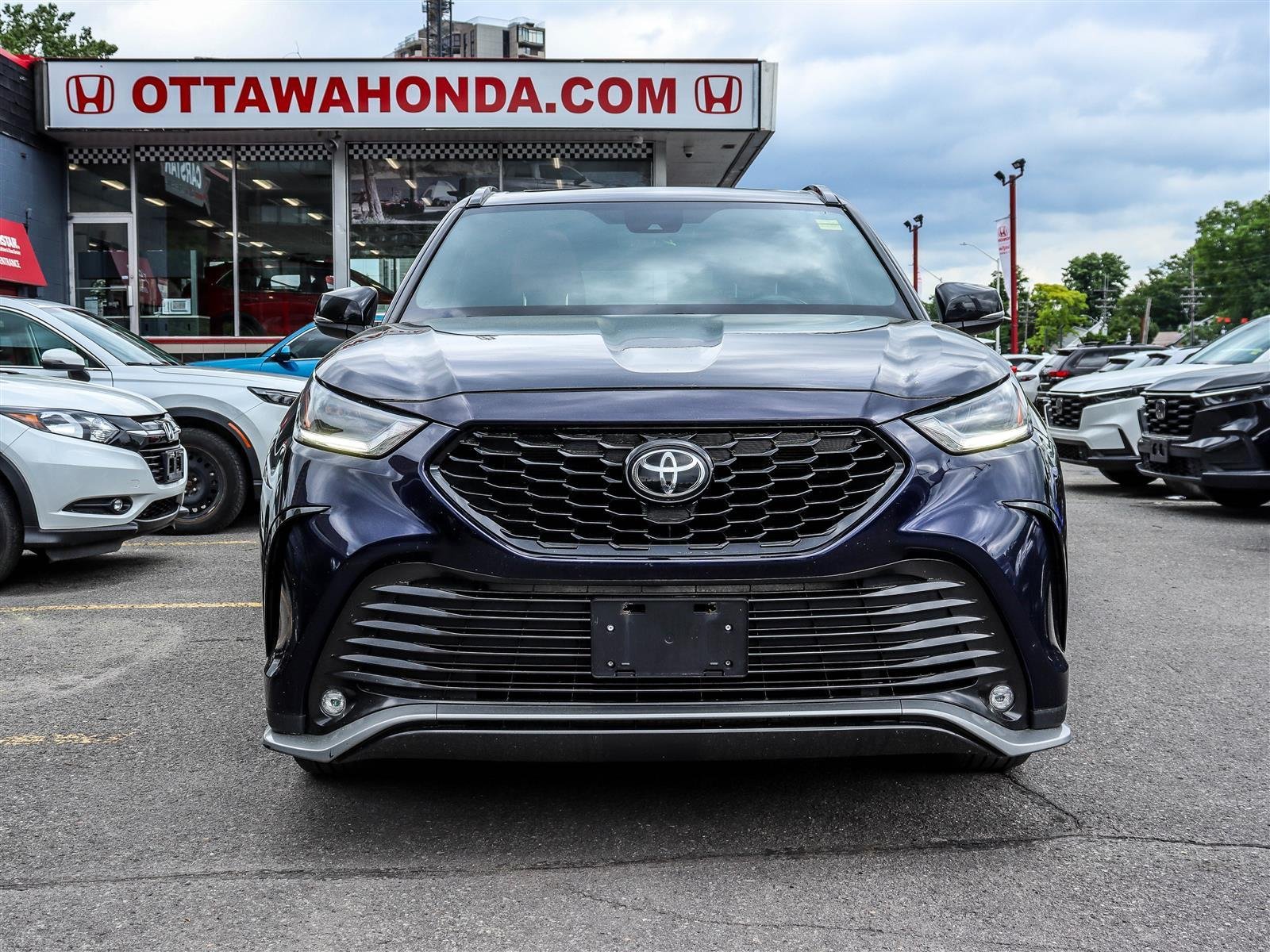 2021 Toyota Highlander XSE Ottawa & Gatineau - photo #1