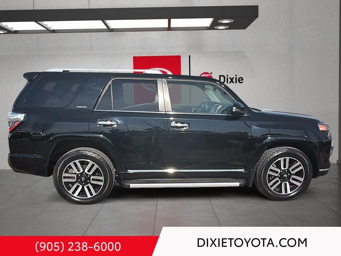 2021 Toyota 4Runner Power Sunroof, Leather Interior, Heated Seats, Alloy Wheels, Heated Steering Wheel, Running Boards, Bluetooth Midnight Black Metallic Mississauga - photo #2
