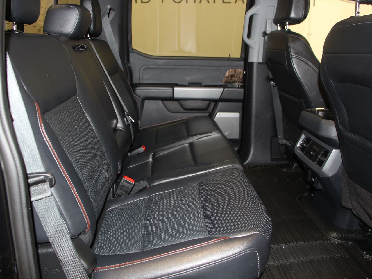 2024 Ford Super Duty F-250 SRW Agate Black Metallic Châteauguay - photo #5