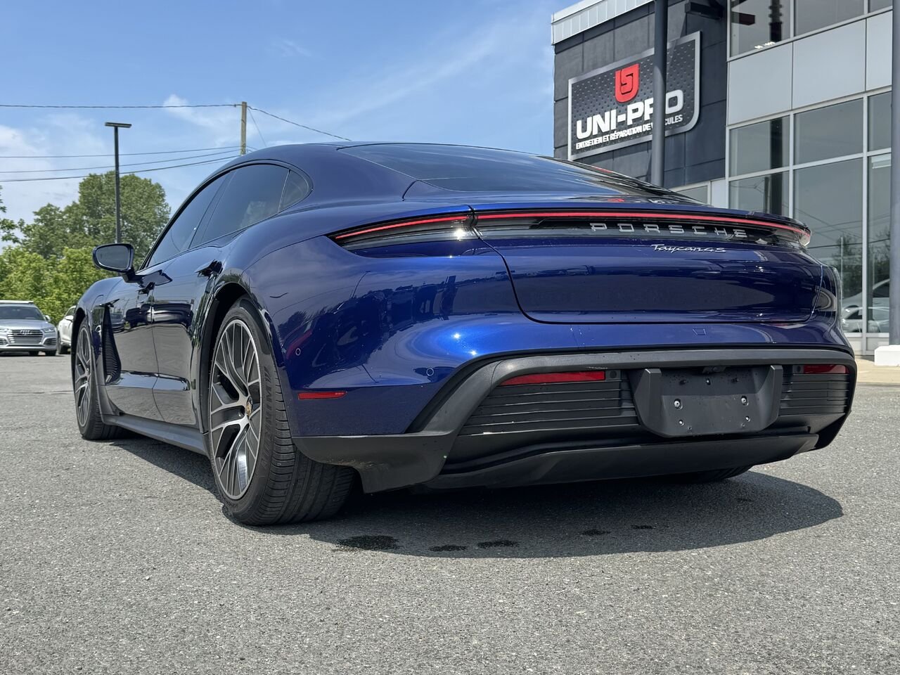 2020 Porsche Taycan 4S Blue Granby - photo #5