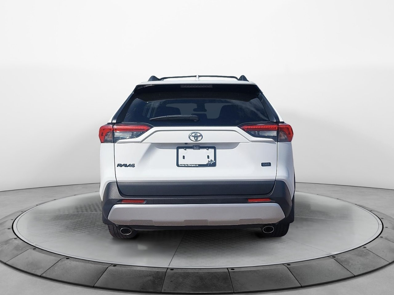 2022 Toyota RAV4 VIN 2T3J1RFV8NW279709 White Chicoutimi - photo #2