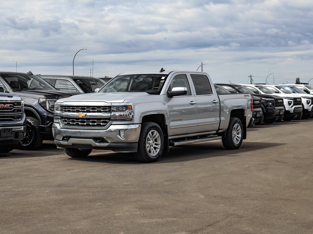 2018 Chevrolet Silverado 1500 4WD Crew Cab 143.5 LTZ w/2LZ Grey Sherwood Park - photo #3