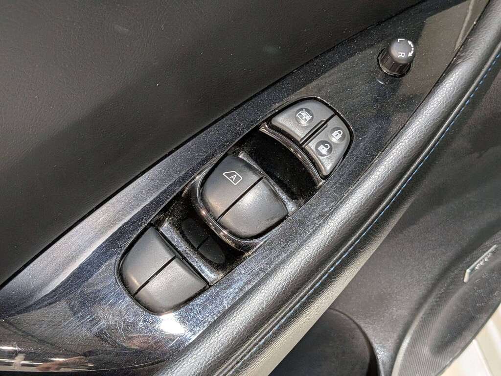 2020 Nissan LEAF SL PLUS Hatchback White Val-David - photo #33