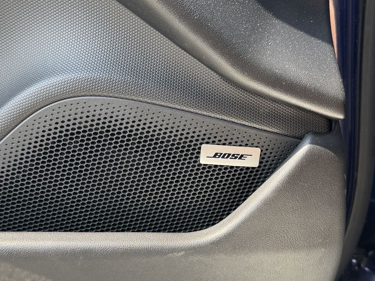 2020 Porsche Taycan 4S Blue Granby - photo #29